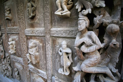 シュエナンドー僧院木彫