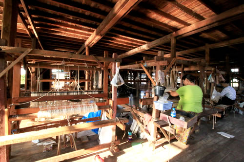 ハス糸織工房 作業3