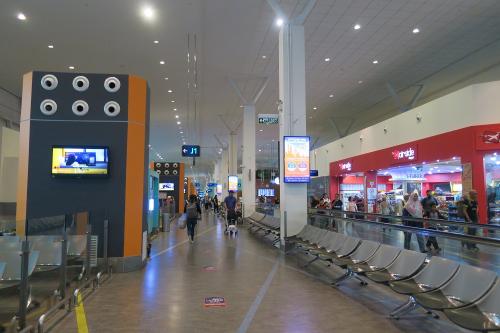 klia215