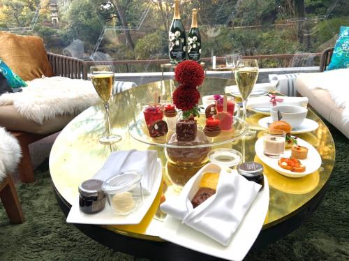 アフタヌーンティーとドーム内