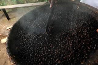 炒ったコーヒー豆