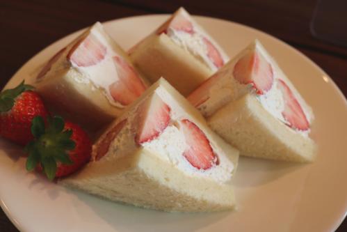 いちごサンドイッチ