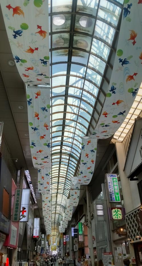 大手筋商店街の金魚