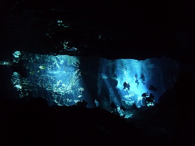 ダイバーの影。