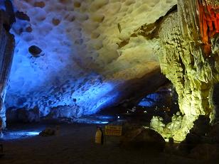 ハロン湾 鍾乳洞