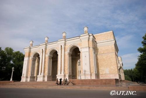 ナヴォイ劇場１