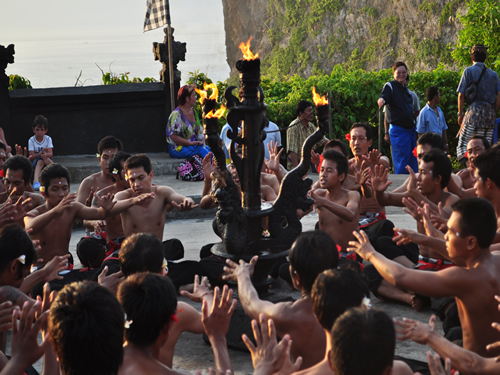 バリ島 ロンボク島 バリ島伝統舞踊 ケチャッ トラベルコちゃんさんの旅行ブログ トラベルコ