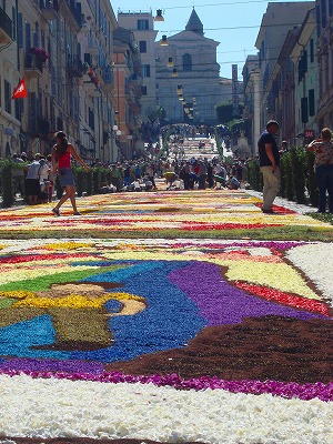花祭りはローマナビネットがご案内5