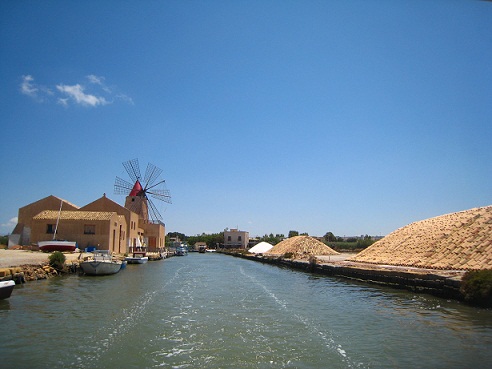 シチリア　塩田