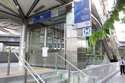 MRT地下鉄シーロム駅閉鎖中