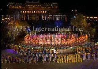 フエ / 6月「王宮夜祭り」