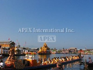 インレー湖ボート祭り