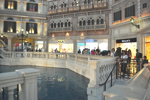 ショッピングアーケード2