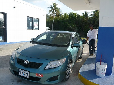 ロタ島のガソリンスタンド