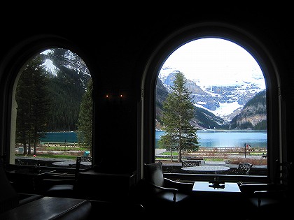 シャトーレイクルイーズ内からの1枚