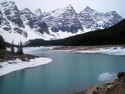 モレーン湖とテンピークス(6月7日)