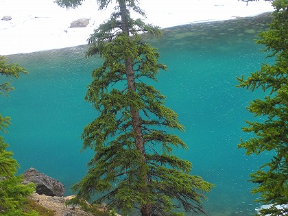 一部解氷しているモーレンレイク