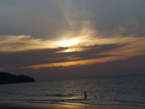 ネクサスリゾートホテルからみた夕日2