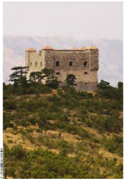 赤毛のゾラの町「セニュ」