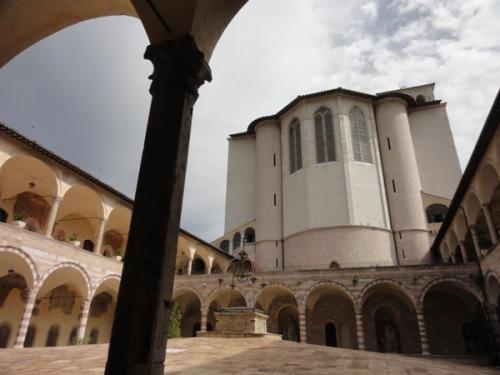 大聖堂上の教会アプス