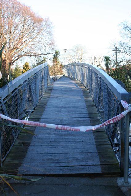 Ｐ１０２-００６Ｆ