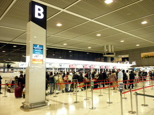 ジェットスター航空チェックインカウンター