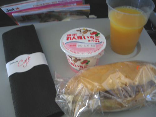 ジェットスター航空機内食03
