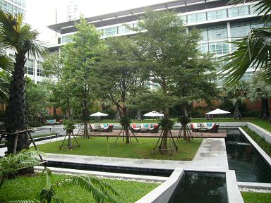 ホテルの中庭です。オシャレ(・∀・)