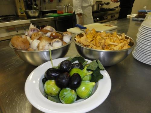 いちじく二種、きのこ二種