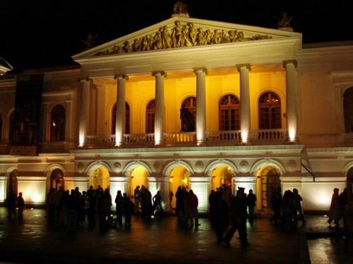 テアトロスークレ