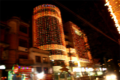 銀行のビルのライティング