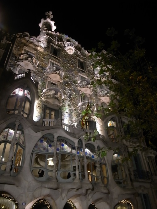 カサ・バッリョ夜景