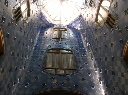 光の井戸、タイルの様子1