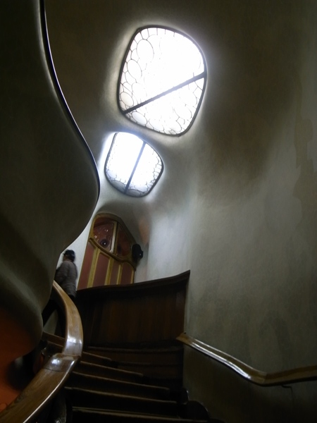 玄関から二階へ