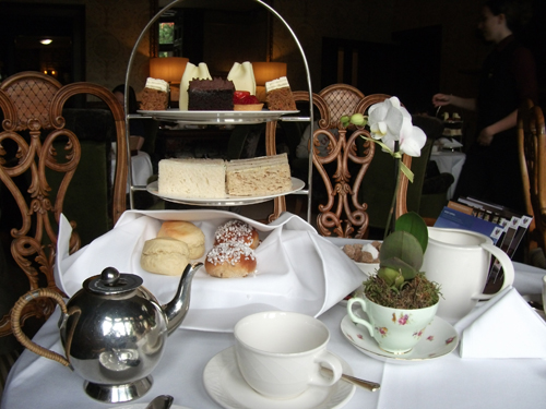 豪華3段のアフタヌーンティ
