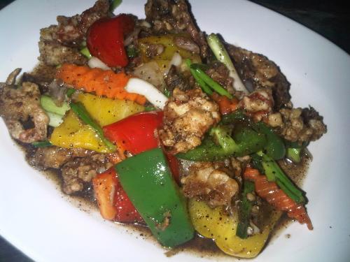 プー・ニム・パッ・プリック・タイ・ダム