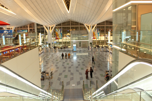 ちょっと探検したいのでまずは4階へ