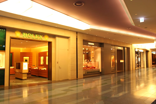 ロレックス、エルメス、シャネルなどなど