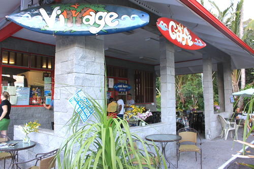 テラス席のちょっとしたカフェや