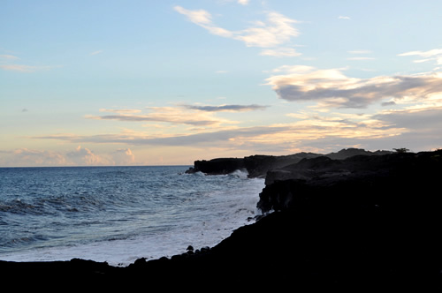 海に流れ込む溶岩は見られなかったのですが
