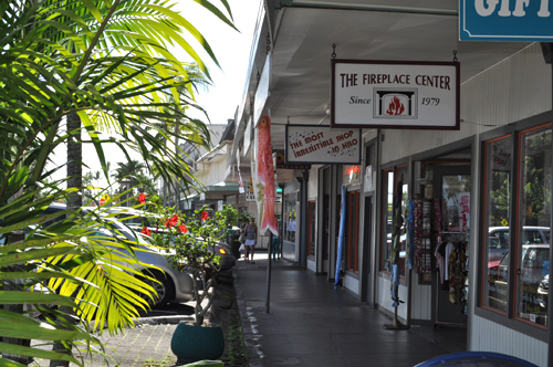 個人商店が軒を連ねます