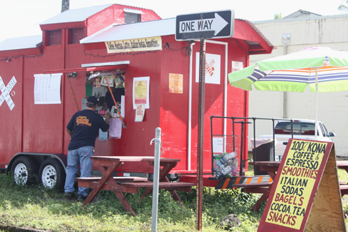 移動販売の車も