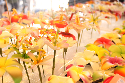 髪飾りの花も色とりどり