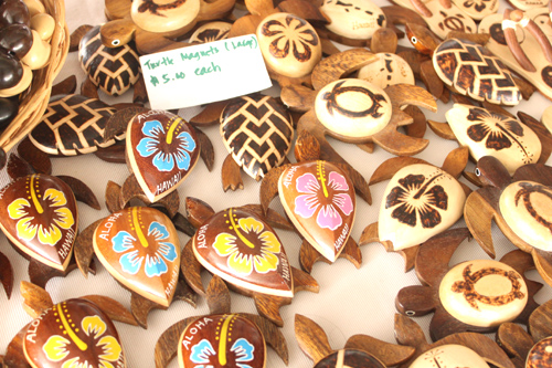 ウミガメやサンダルの形のマグネット