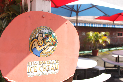 カフェの横にオープンエア席もあります