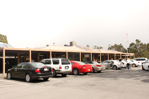 ビジターセンターに車を停めます