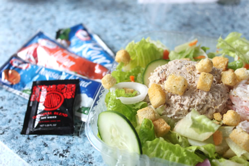 ドレッシングは取り放題です