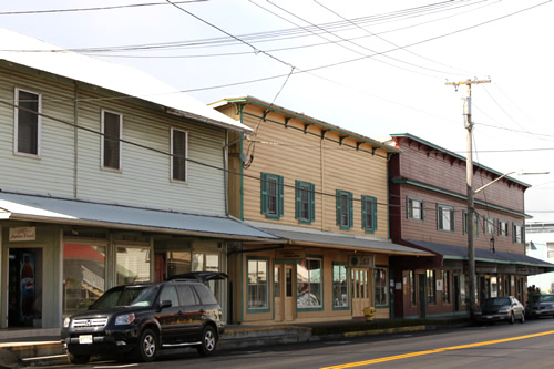 クラシックな建物が並ぶメインストリート
