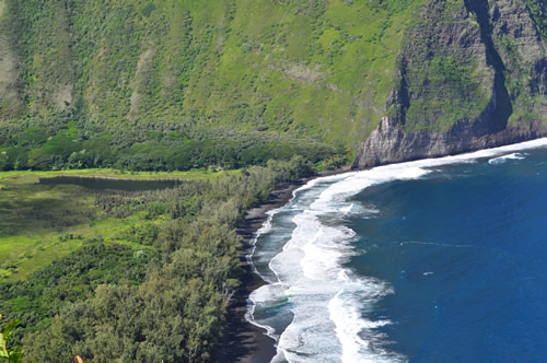 ワイピオもビーチが黒砂