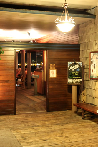 海辺のレストランHuggo’sで夕食